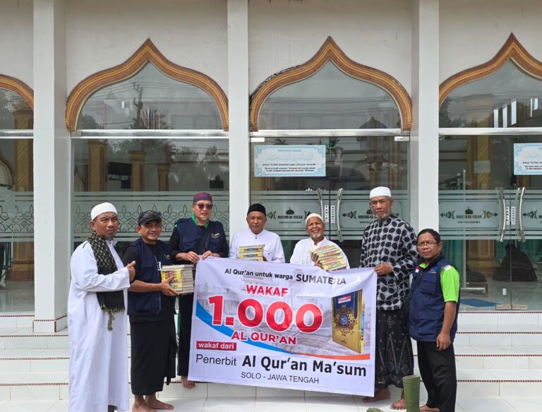 Penyerahan Waqaf 1.000 Al Quran ke Daerah Terdampak bencana Sumatera dan sekitarnya